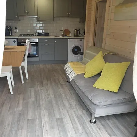 Nellies Log Cabin *